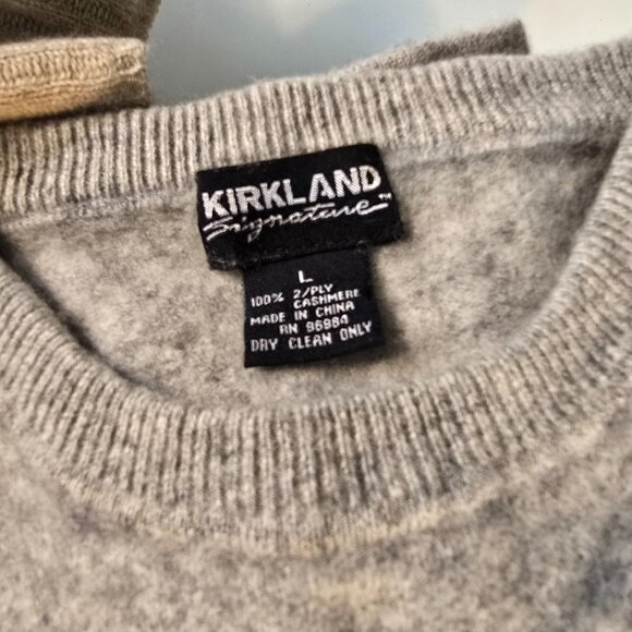 Cashmere Wool Sweaters Lot of 3 Crafters Cutters Repurpose Upcycle Recycle Flaws - Picture 3 of 5